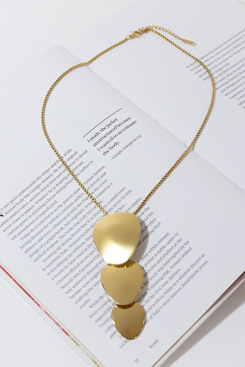 GOLD PLATED DYNAMIC PENDANT NECKLACE