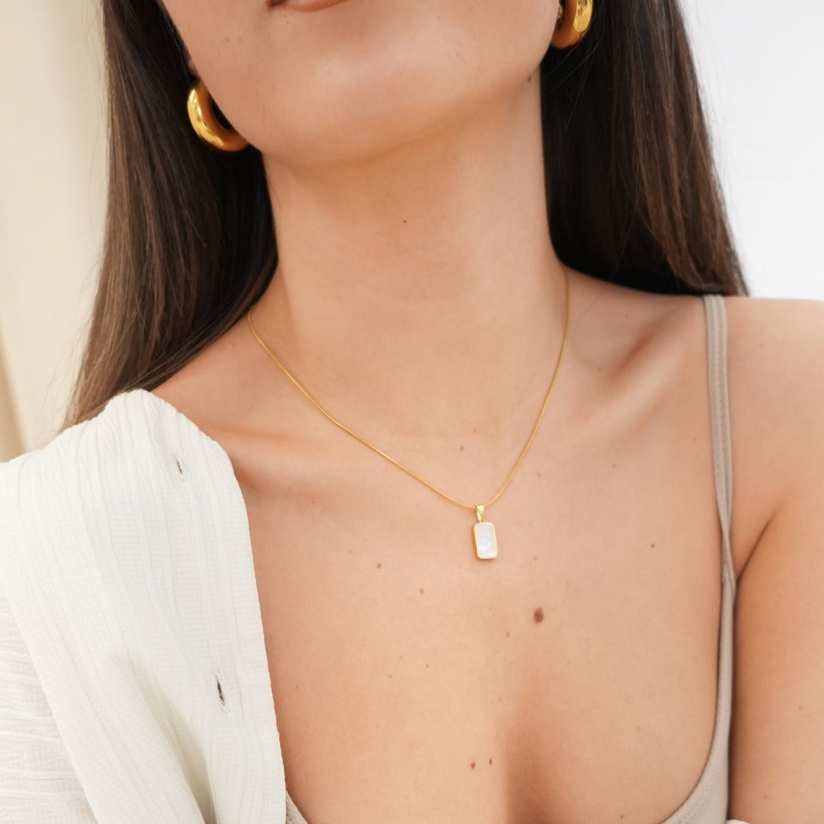 Onyx Pendant Necklace - Gold