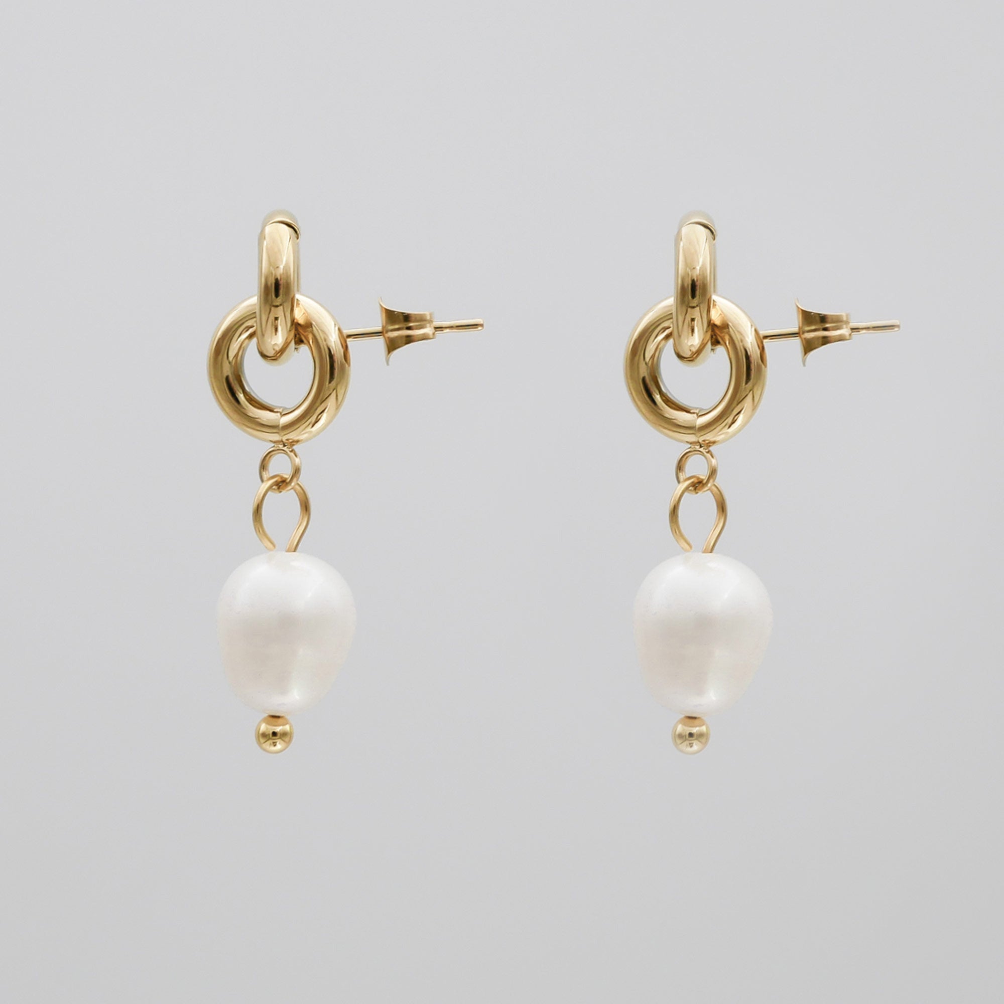 Alicia Pearl Interlocked Earrings