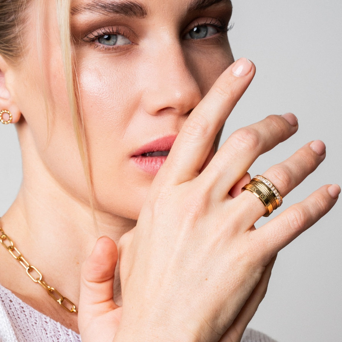 Wire Stack Stone Ring - Gold