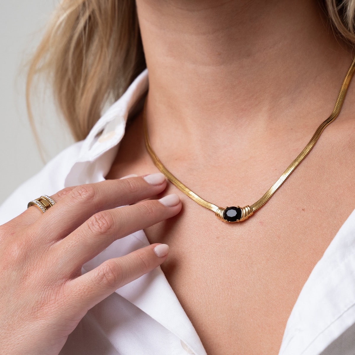 Onyx Gem Snake Chain Necklace - Gold